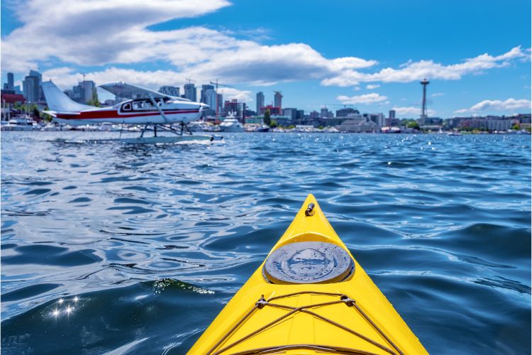 kayaking at lake union in Seattle