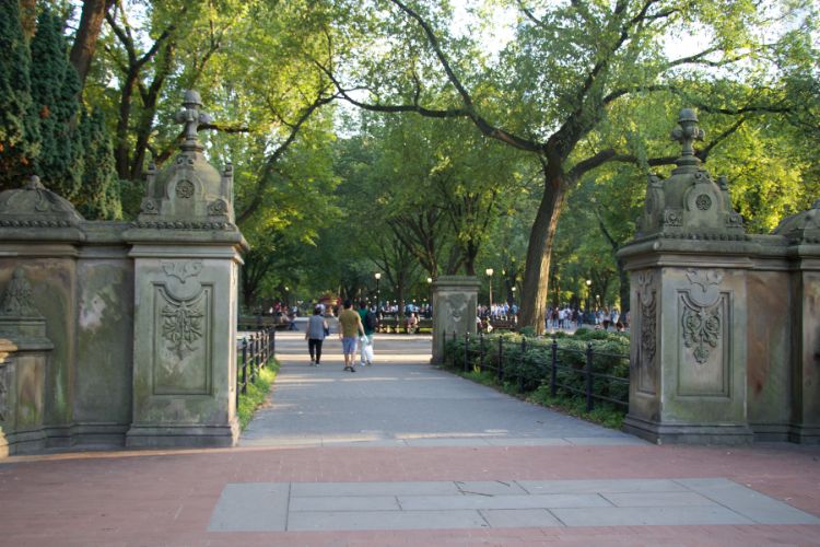 things to do in central park take a stroll through the mall
