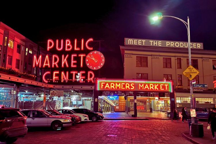 Pike Place Market at night in seattle