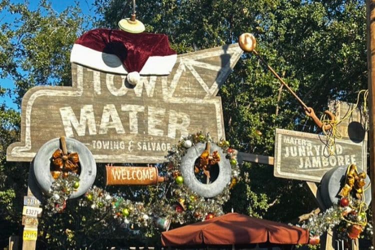 Tow Mater: Mater's Junkyard Jamboree ride