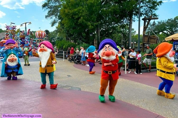 The Seven Dwarfs and snow white  in a parade
