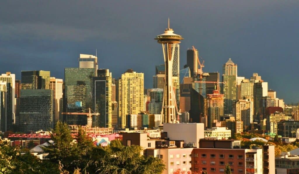 things to do in seattle like seeing the seattle skyline from kerry park